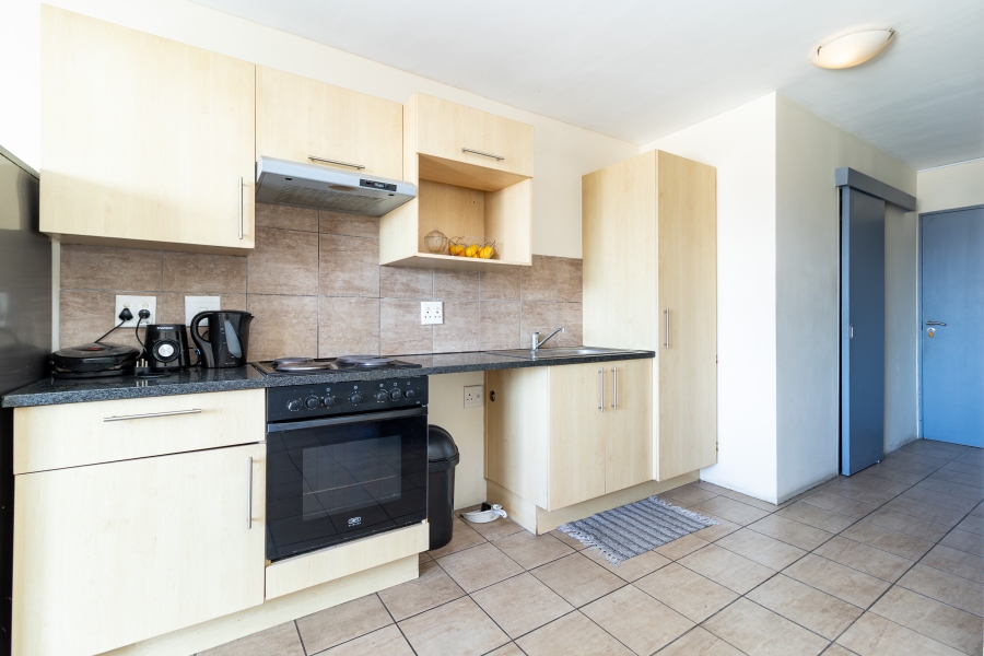1 Bedroom Property for Sale in Zonnebloem Western Cape